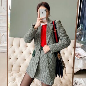 Women's Temperament Plaid Stitching Patch Loose Suit Jacket Bag Hip Skirt Two-piece Set
